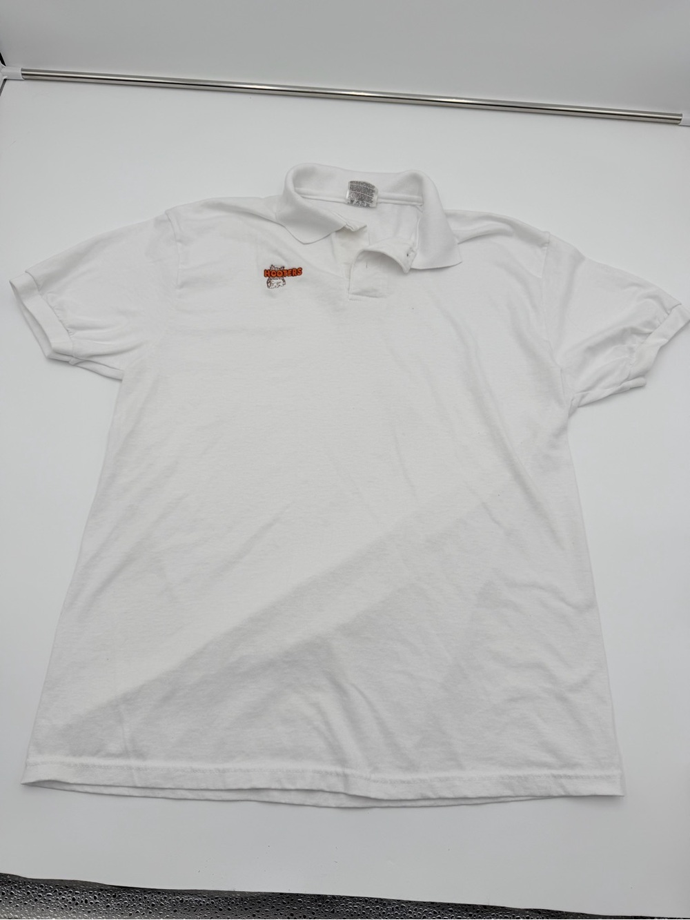 Rare Vintage Men’s Hooters White Work Polo Size M